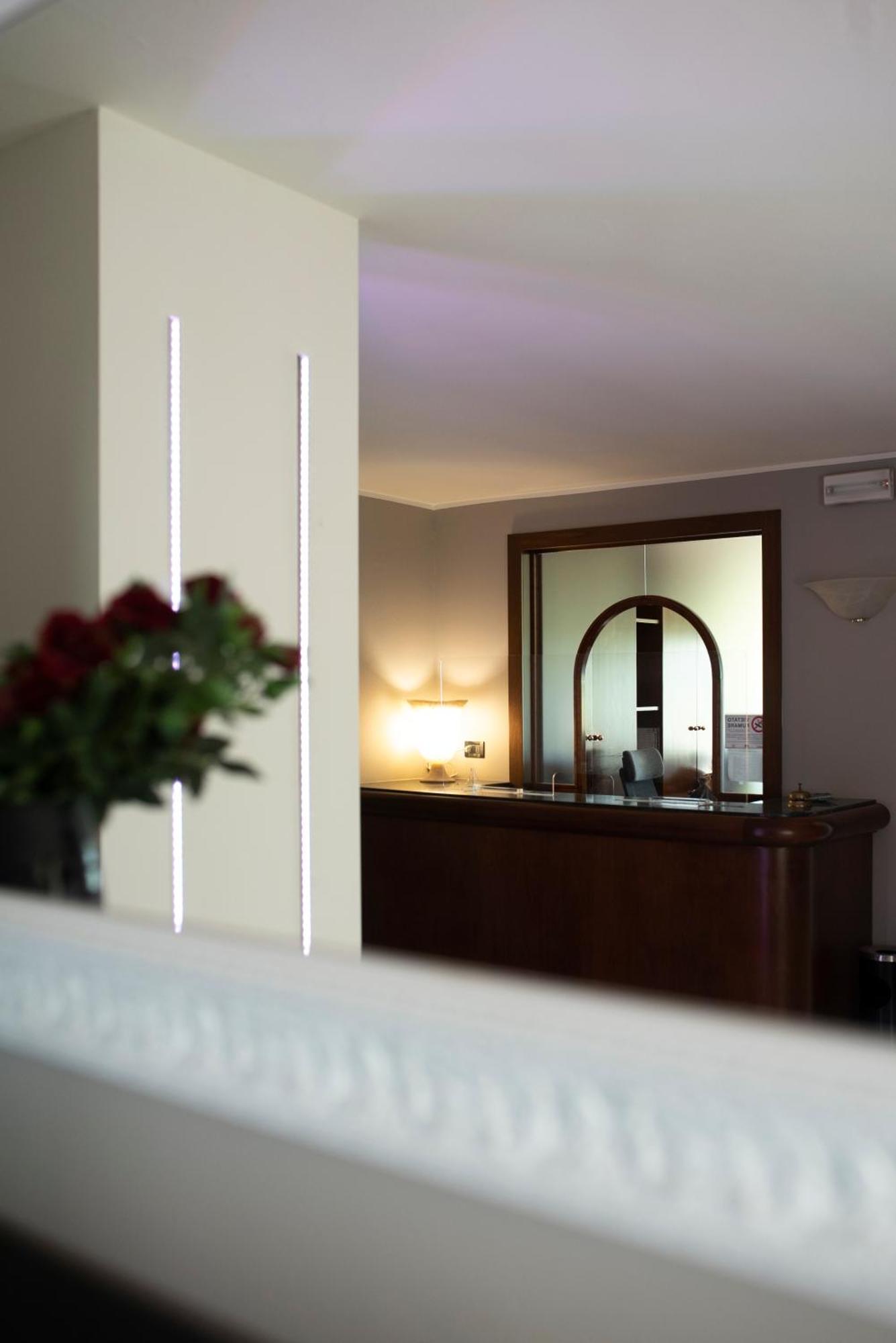 Albergo Aurora كاستينازو المظهر الخارجي الصورة